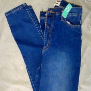 Denim 4 us skinny jeans